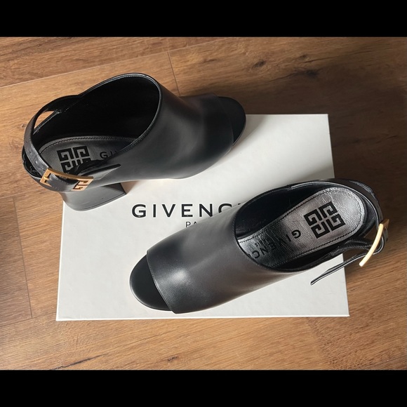 GIVENCHY-AUTHENTIC NWT/Box Black Leather Sandals - Picture 11 of 15